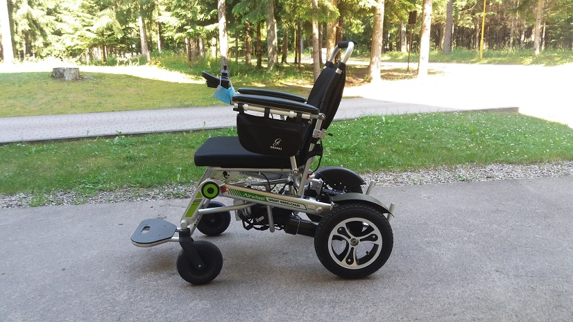 15. Wózek z torebką.jpg